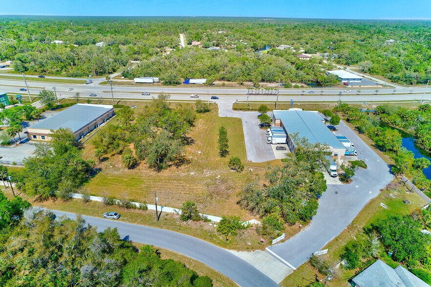 571 Tamiami Trail, Port Charlotte, FL à vendre - Photo de l’immeuble – Image 3 sur 5
