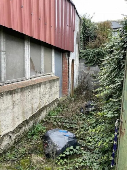 Industriel/Logistique dans Halluin à louer - Photo de l’immeuble – Image 3 sur 3