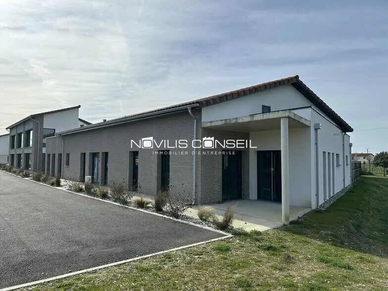 Bureau dans Buzet-sur-Tarn à louer - Photo de l’immeuble – Image 3 sur 21
