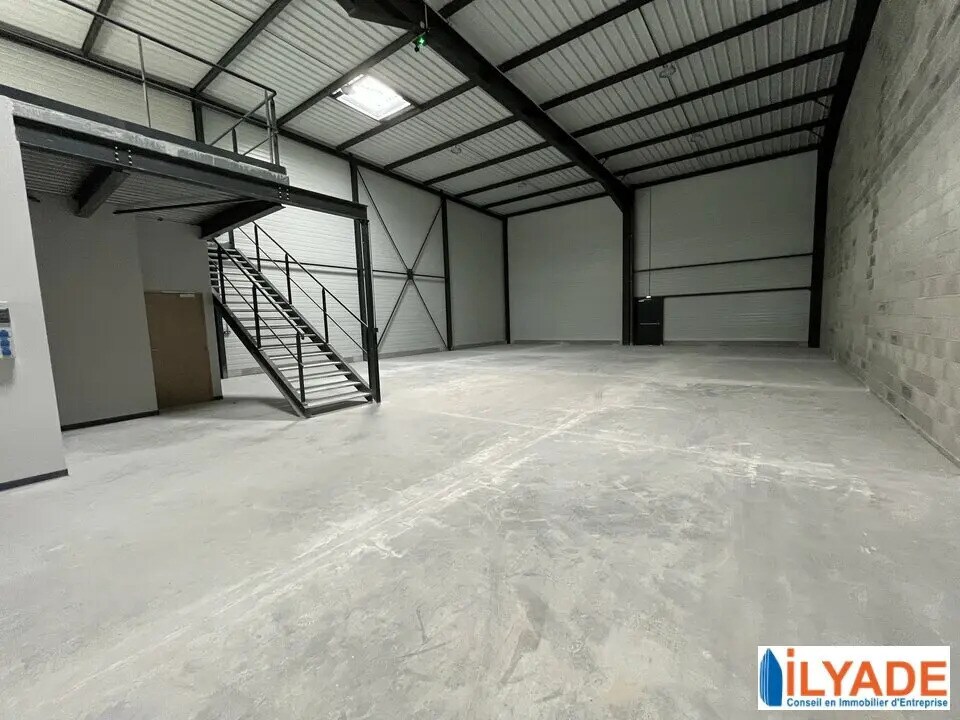 Local d’activités dans Gardanne à louer Photo de l’immeuble– Image 1 sur 10