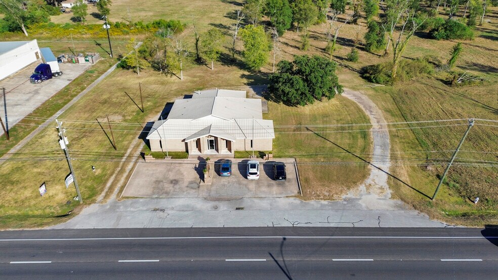 7912 Bayway Dr, Baytown, TX à vendre - Photo de l’immeuble – Image 3 sur 7