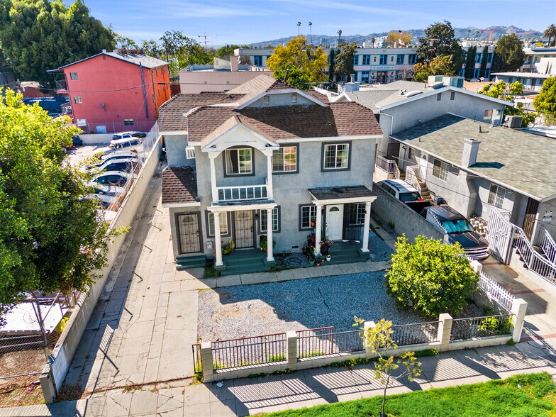 1117 N Alexandria Ave, Los Angeles, CA à vendre - Photo de l’immeuble – Image 2 sur 9