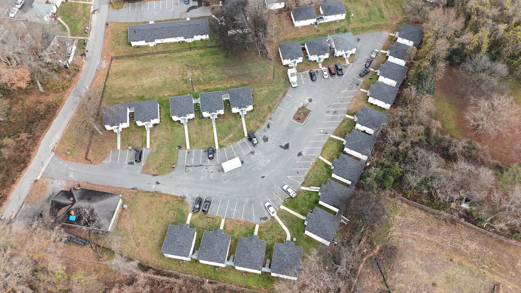 2479 Julia Ave, Charlotte, NC à vendre Photo principale– Image 1 sur 48