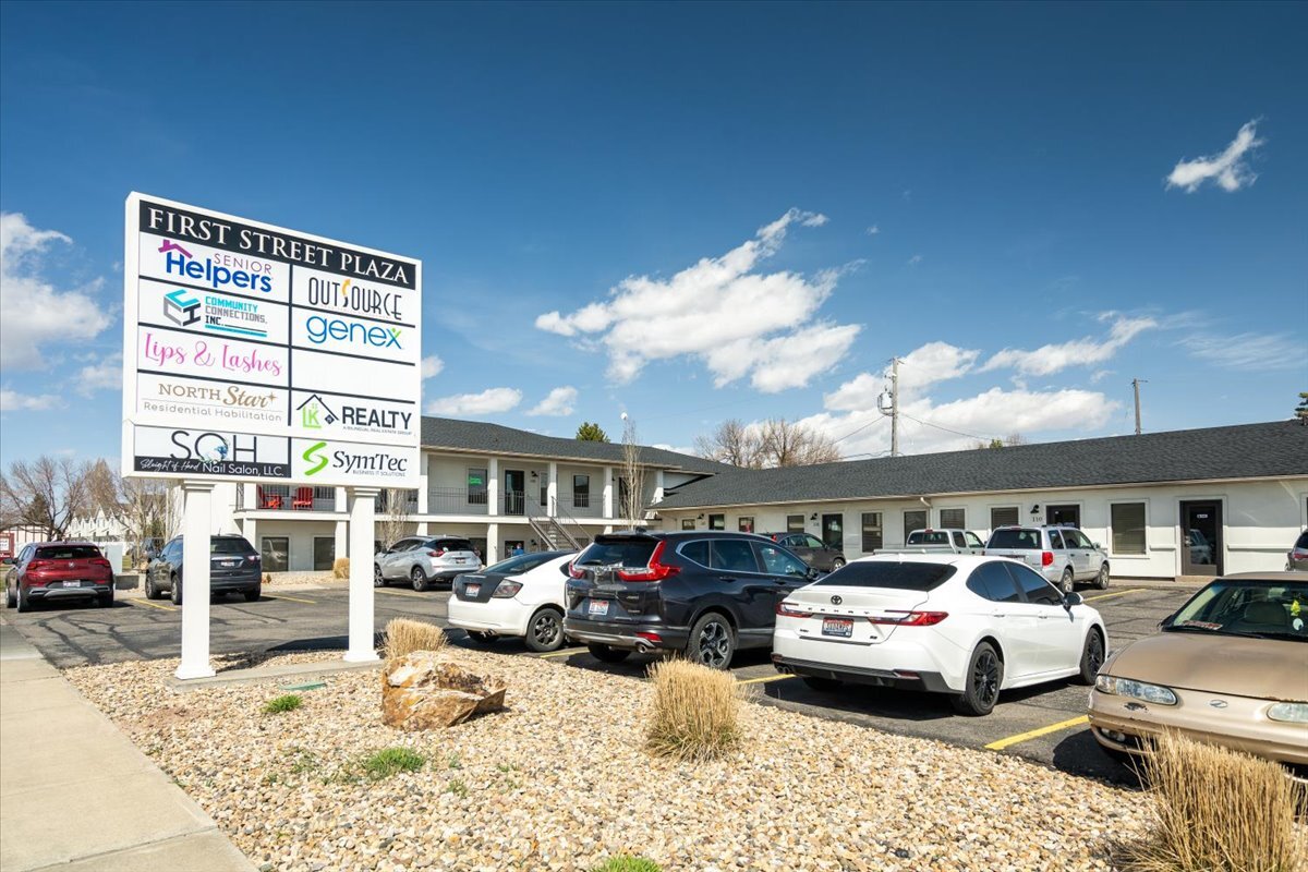 100 N Woodruff Ave, Idaho Falls, ID à louer Photo principale– Image 1 sur 8