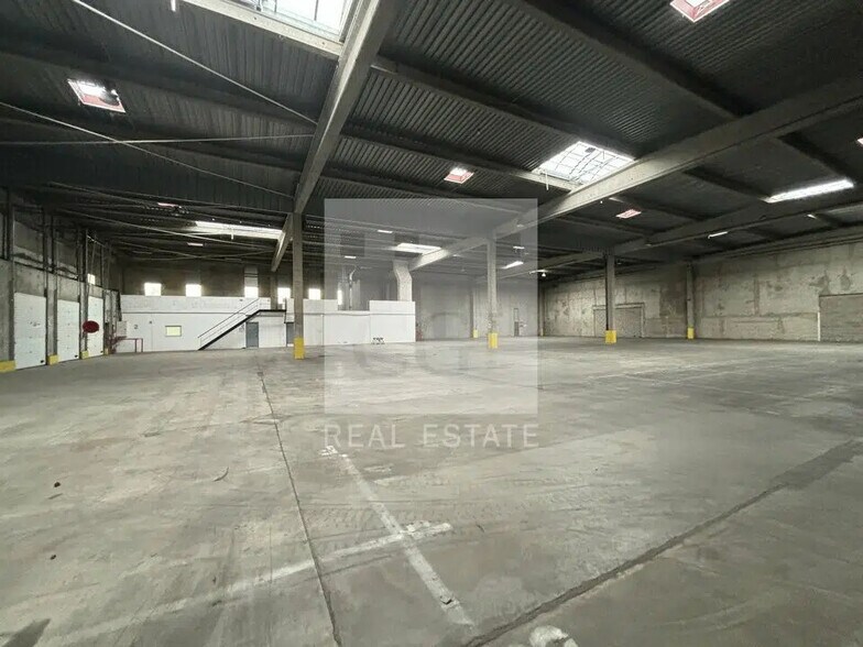 11 Avenue Du 24 Août 1944, Corbas à louer - Photo de l’immeuble – Image 3 sur 13