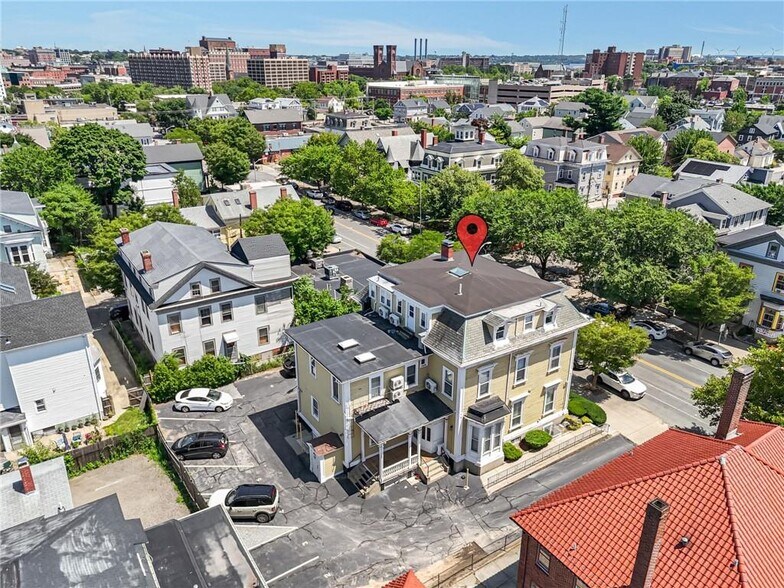215 Broadway, Providence, RI à vendre - Photo de l’immeuble – Image 2 sur 28