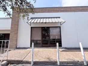 2411 NE Loop 410, San Antonio, TX à louer Photo intérieure– Image 2 sur 3