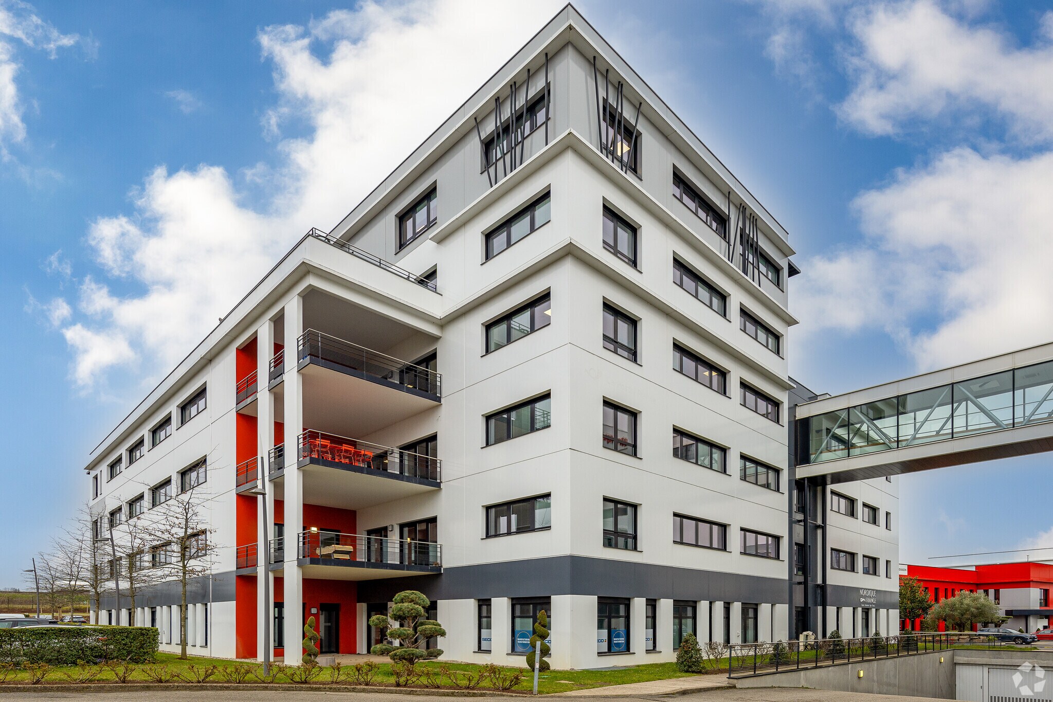 Bureau dans Saint-Priest à louer Photo principale– Image 1 sur 3