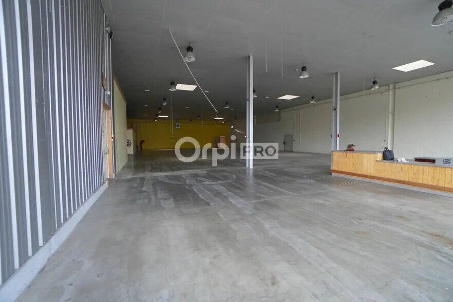 Local commercial dans Chenôve à louer - Photo de l’immeuble – Image 1 sur 2