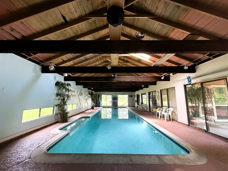 210 Medic Ln, Alvin, TX à vendre - Photo de l’immeuble – Image 2 sur 16