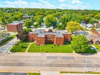 Plus de détails pour 806-808 State St, Bettendorf, IA - Logement à vendre