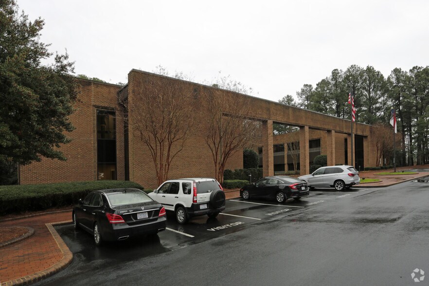 3101 Glenwood Ave, Raleigh, NC à louer - Photo de l’immeuble – Image 3 sur 14