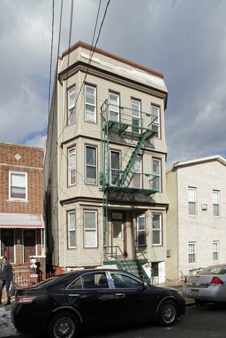 Plus de détails pour 198 GRIFFITH St, Jersey City, NJ - Logement à vendre