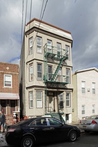 Plus de détails pour 198 GRIFFITH St, Jersey City, NJ - Logement à vendre