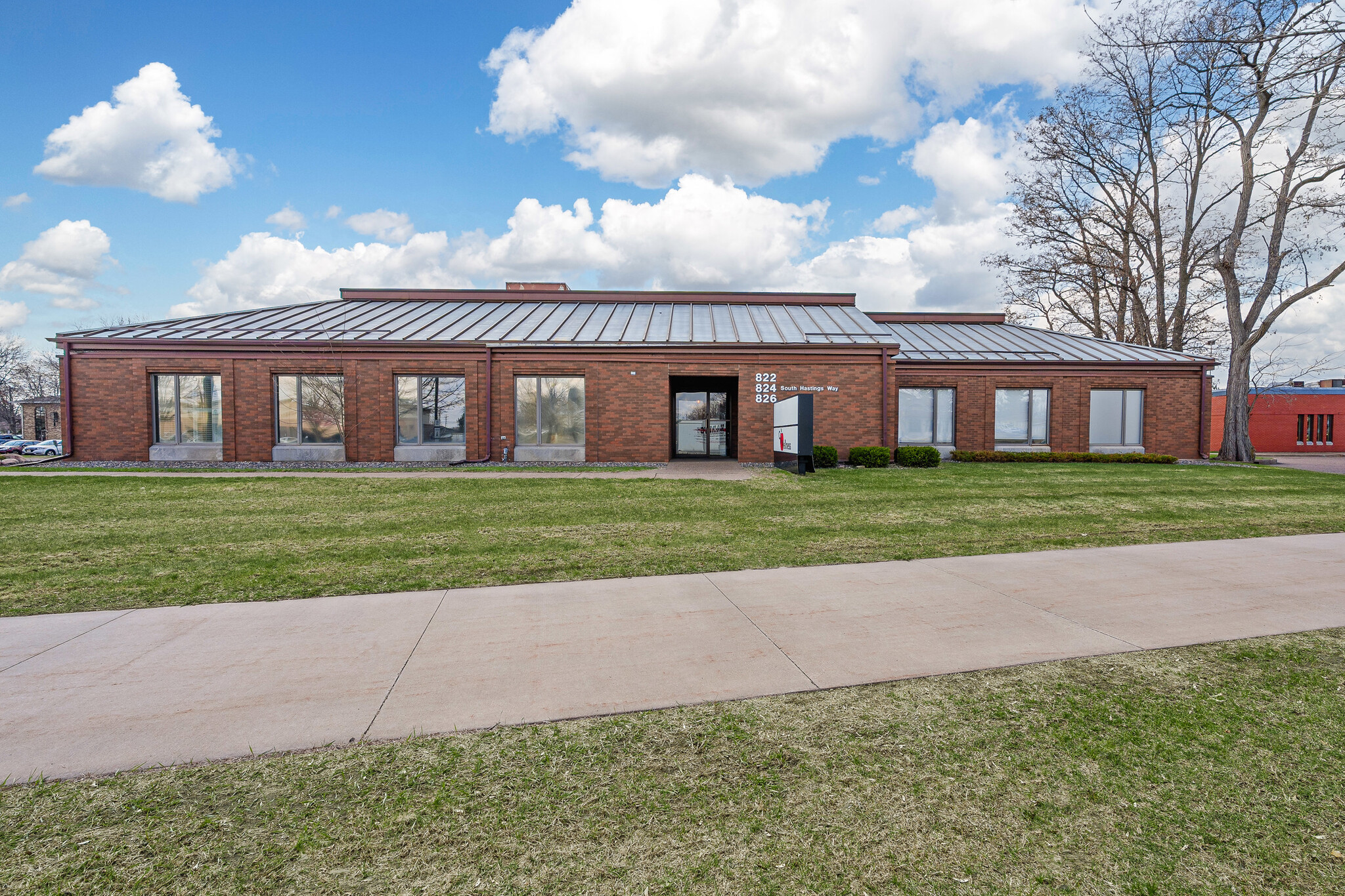 822-826 S Hastings Way, Eau Claire, WI à vendre Photo de l’immeuble– Image 1 sur 37