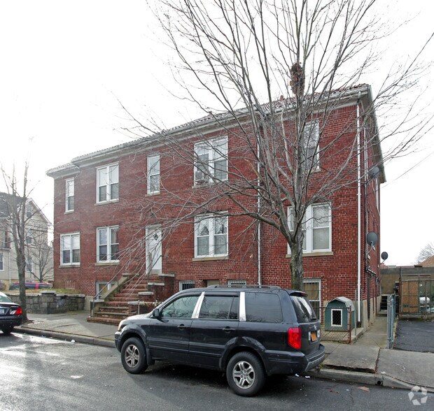 4459 Richardson Ave, Bronx, NY à vendre - Photo de l’immeuble – Image 1 sur 3