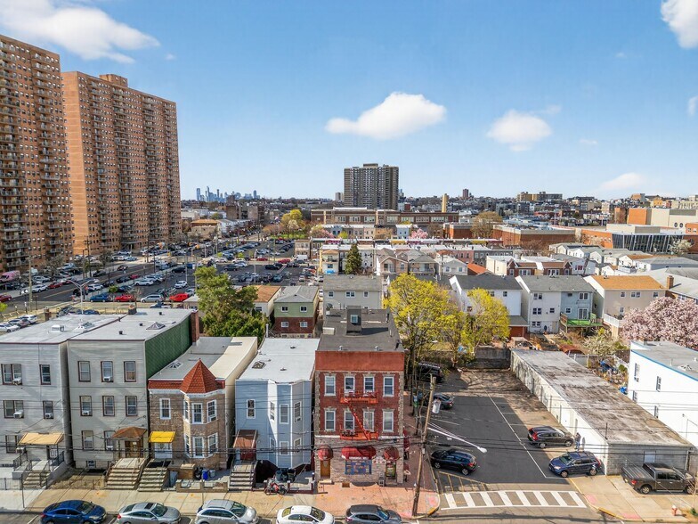 119 59th St, West New York, NJ à vendre - Photo de l’immeuble – Image 2 sur 15