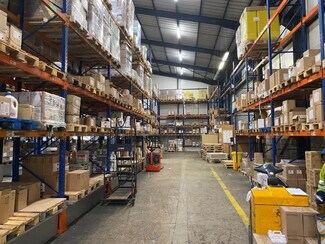 Plus de détails pour Local d'activités à louer