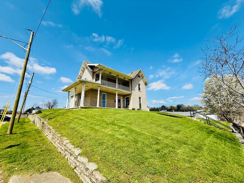 403 George St, Aurora, IN à vendre - Photo de l’immeuble – Image 2 sur 29