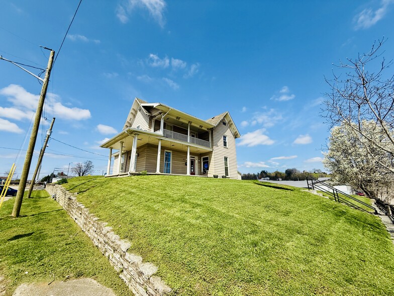 403 George St, Aurora, IN à vendre - Photo de l’immeuble – Image 3 sur 29