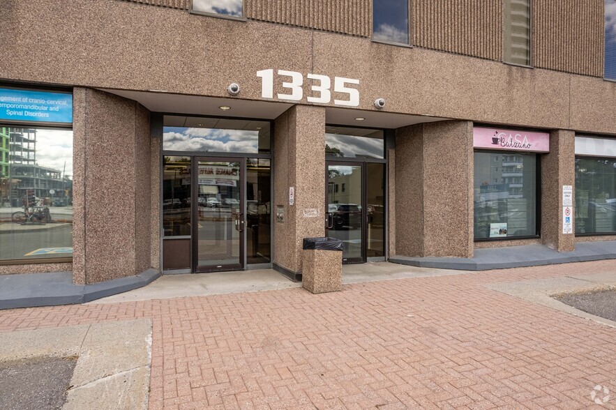 1335 Carling Ave, Ottawa, ON à louer - Photo de l’immeuble – Image 3 sur 5