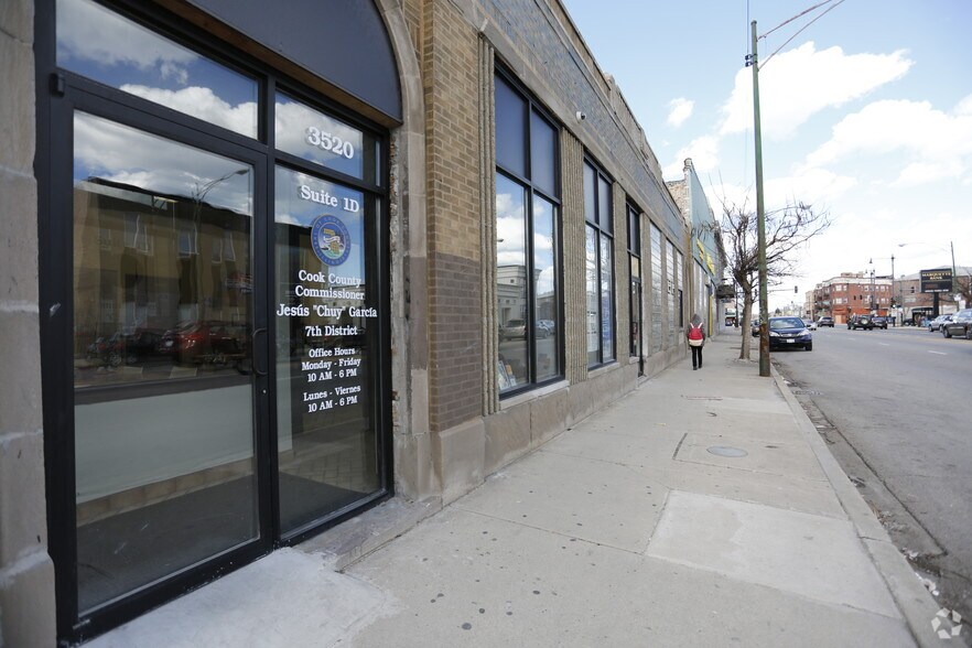 3520 S Archer Ave, Chicago, IL à louer - Photo de l’immeuble – Image 3 sur 3