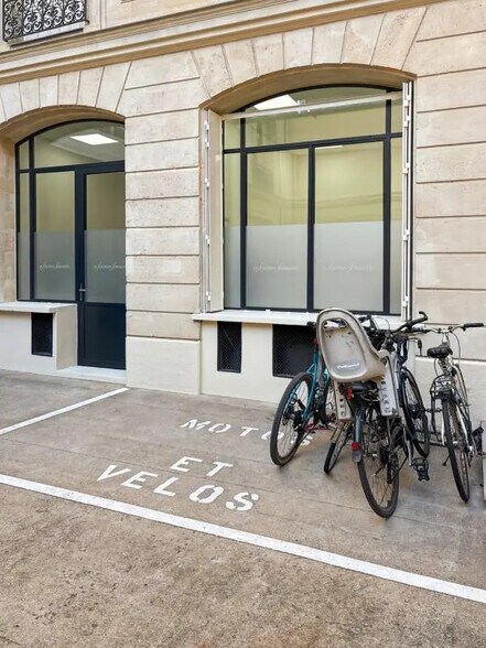 Bureau dans Paris à louer - Photo de l’immeuble – Image 3 sur 12
