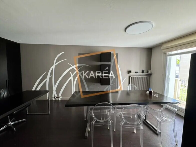 Bureau dans Mareuil-lès-Meaux à vendre - Photo intérieure – Image 1 sur 5