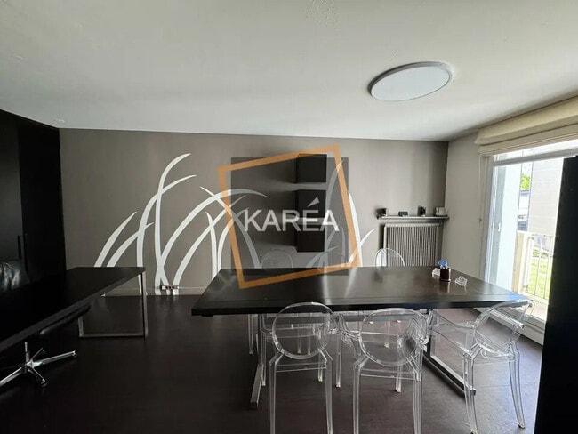 Plus de détails pour Bureau à vendre