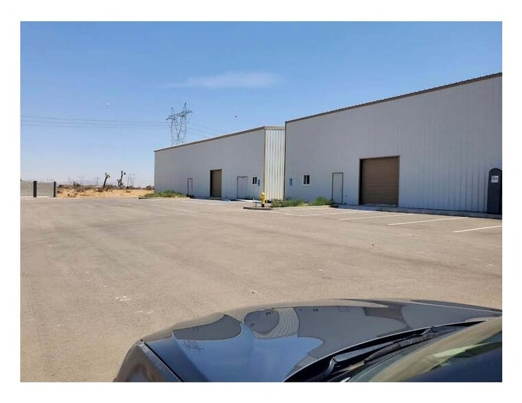 17021 Aster Road, Adelanto, CA à vendre - Photo de l’immeuble – Image 3 sur 5