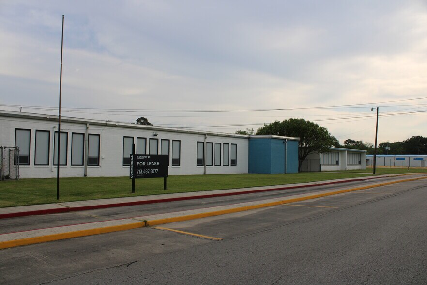 1900 Pope St, Beaumont, TX à louer - Photo de l’immeuble – Image 3 sur 25