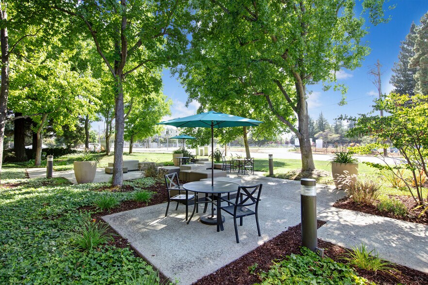 189 N Bernardo Ave, Mountain View, CA à louer - Photo de l’immeuble – Image 3 sur 11