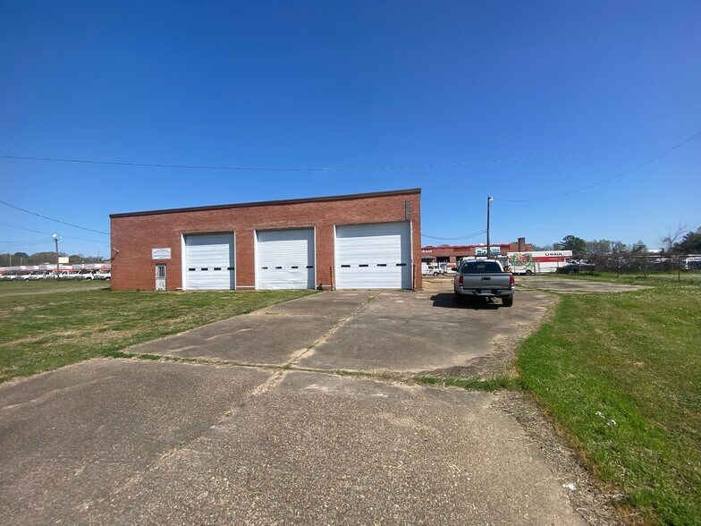 5819 Courtesy Ln, Shreveport, LA à vendre - Photo de l’immeuble – Image 2 sur 10