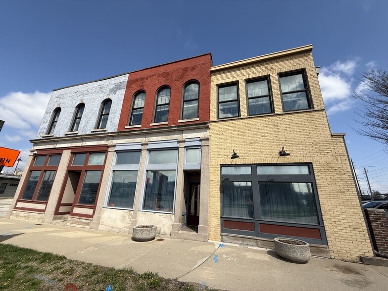 930-934 E Washington St, Indianapolis, IN à louer - Photo de l’immeuble – Image 1 sur 3