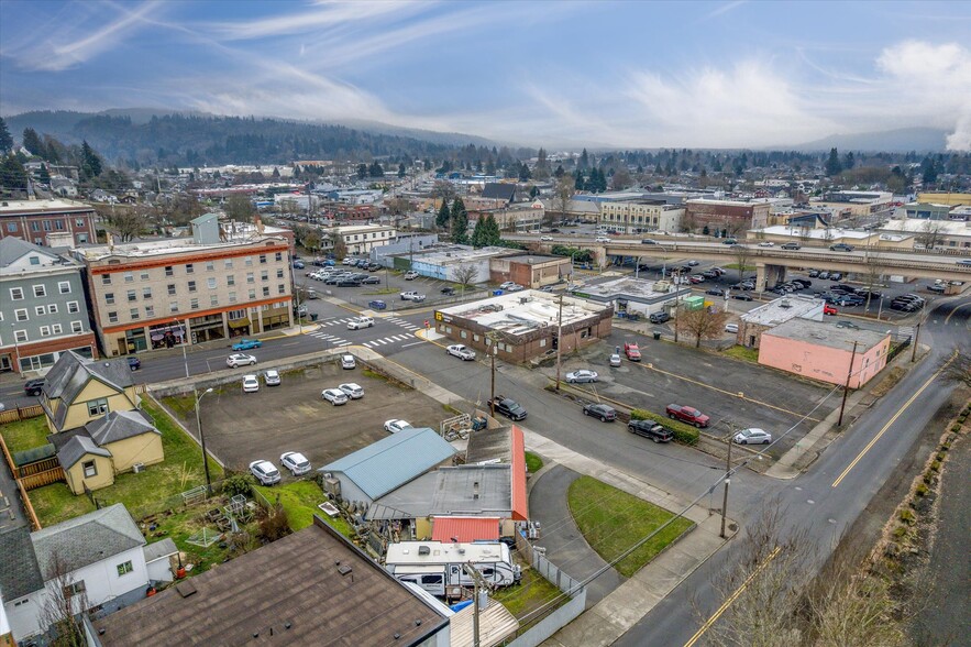 101 Academy St, Kelso, WA à vendre - Photo de l’immeuble – Image 2 sur 33