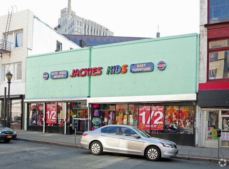 10 Main St, Yonkers, NY à louer - Photo principale – Image 1 sur 2