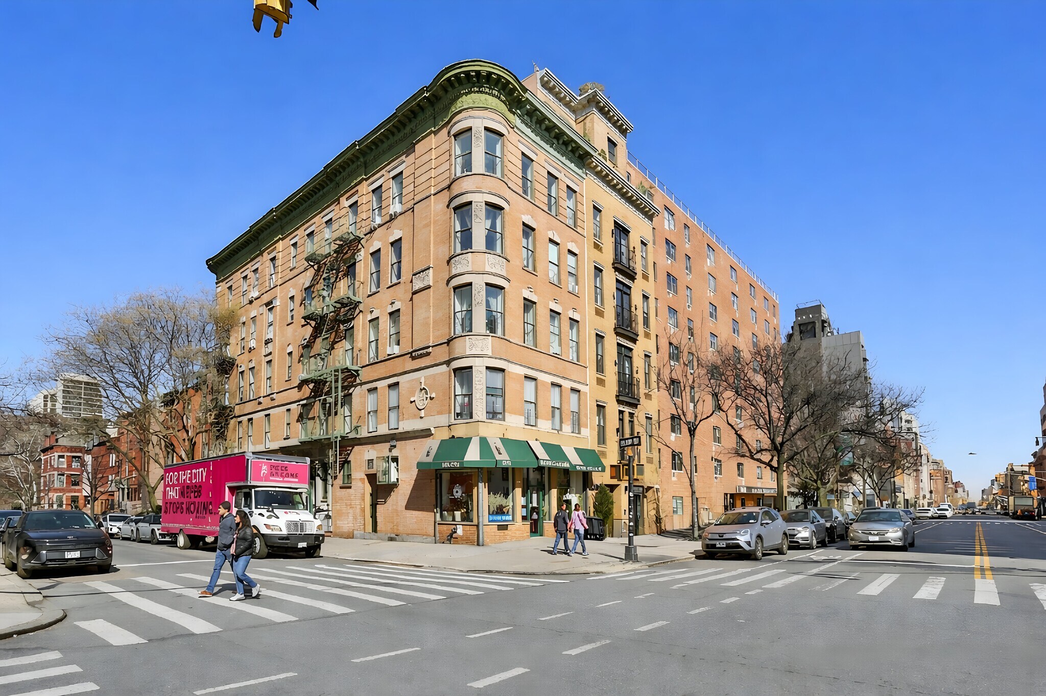 2073 Frederick Douglas Blvd, New York, NY à louer Photo de l’immeuble– Image 1 sur 5