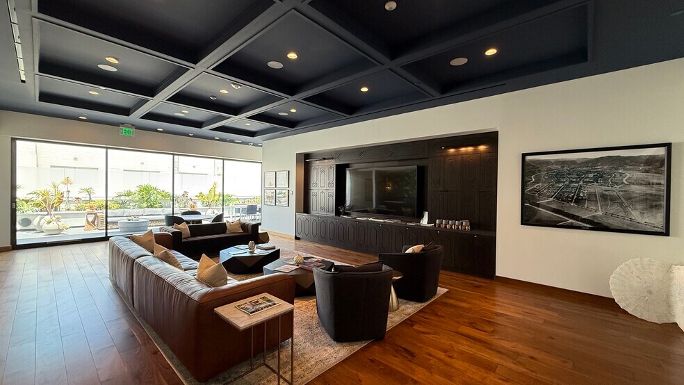 243 N Canon Dr, Beverly Hills, CA à louer - Photo de l’immeuble – Image 3 sur 68