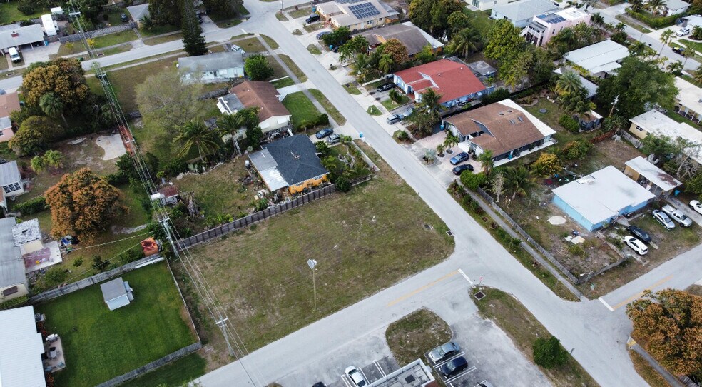 205 SW 3rd St, Boynton Beach, FL à vendre - Photo de l’immeuble – Image 3 sur 4