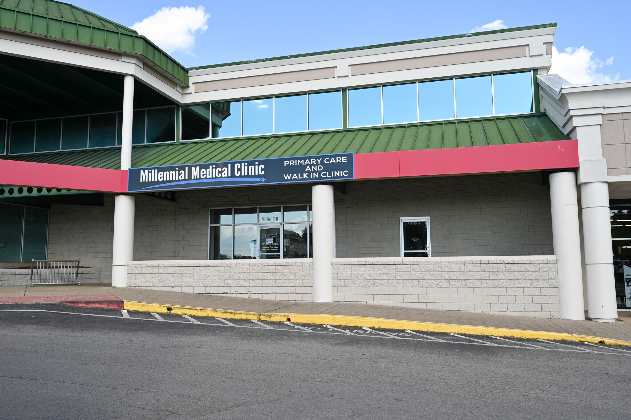 710 Memorial Blvd, Murfreesboro, TN à louer Photo de l’immeuble– Image 1 sur 3