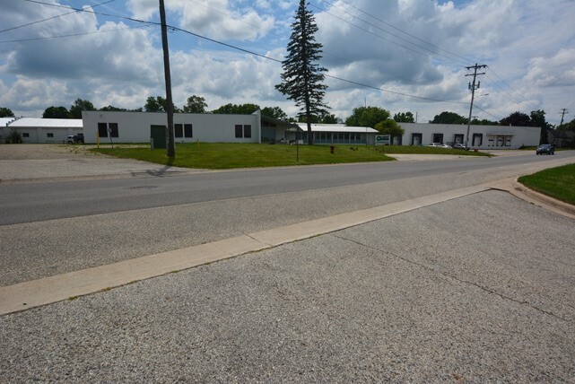 460 E Main St, Saranac, MI à louer - Photo de l’immeuble – Image 1 sur 8