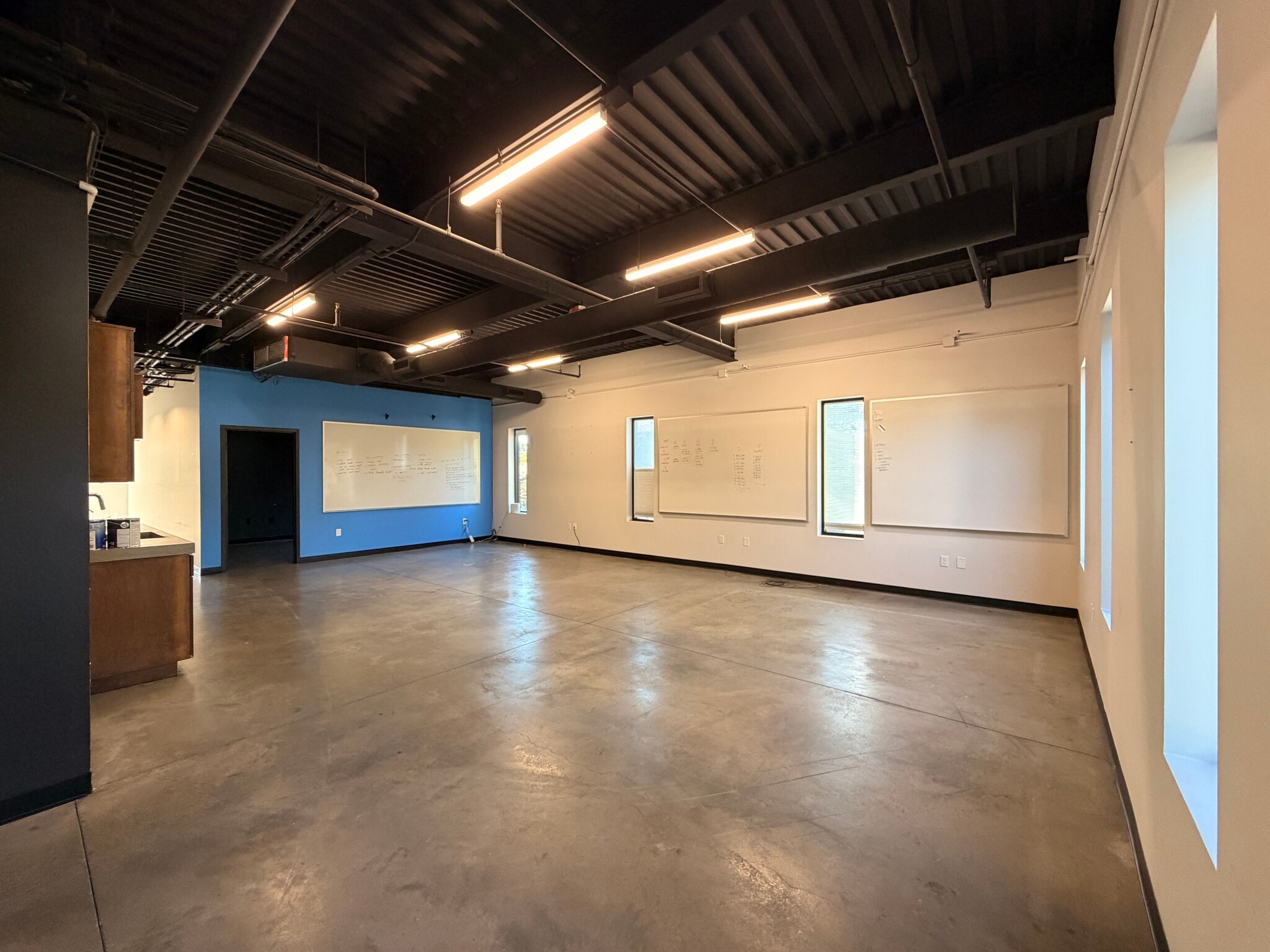 307 S Main St, Bentonville, AR à louer Photo intérieure– Image 1 sur 6