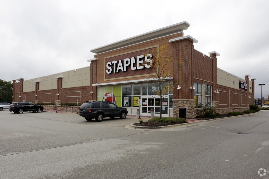 1600 N Milwaukee Ave, Vernon Hills, IL à louer - Photo de l’immeuble – Image 2 sur 7