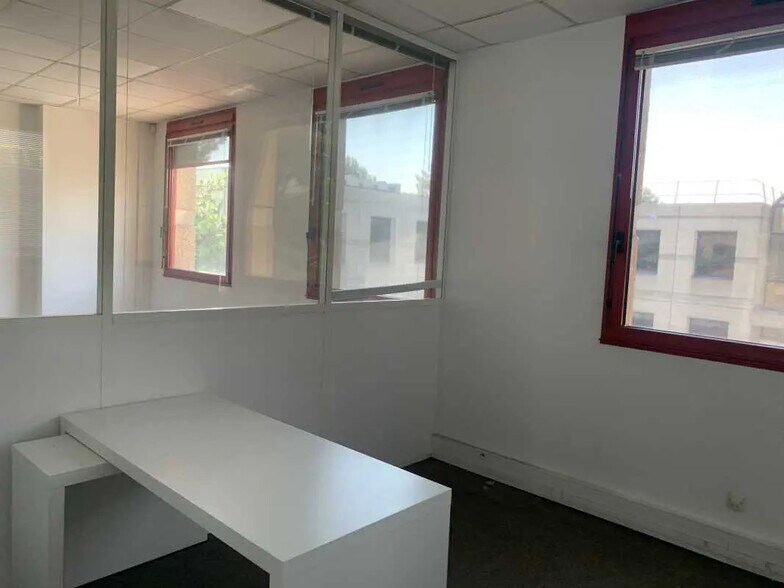 Bureau dans Créteil à louer - Photo de l’immeuble – Image 3 sur 6