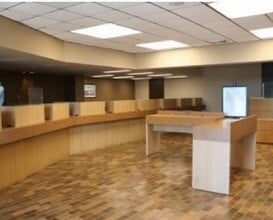700 James S Mcdonnell Blvd, Hazelwood, MO à vendre Photo de l’immeuble– Image 2 sur 7