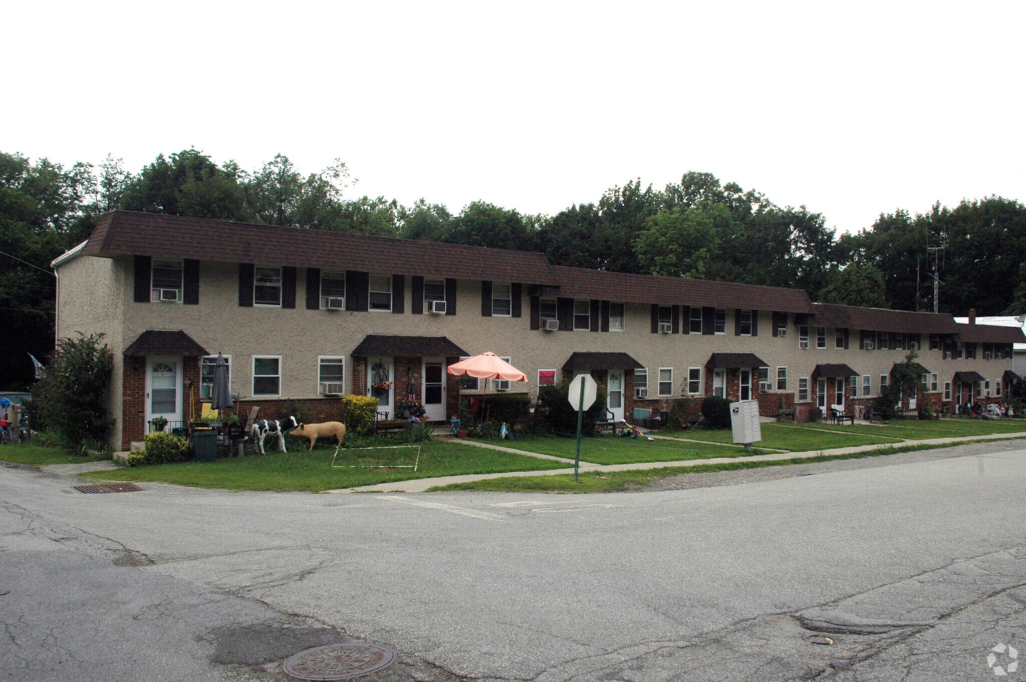 King Cole Apts & The Creamery portefeuille de 2 biens à vendre sur LoopNet.fr Photo principale– Image 1 sur 3