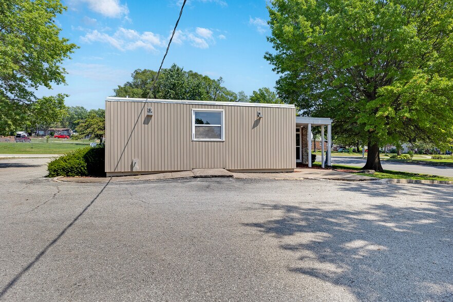 405 Cedar St, Pleasant Hill, MO à vendre - Photo de l’immeuble – Image 2 sur 33