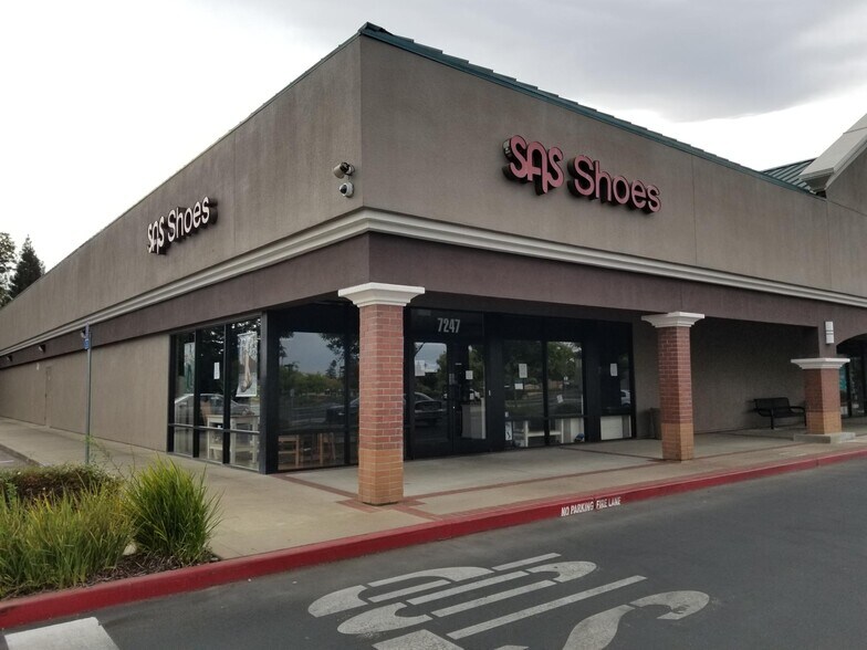 7235-7255 Greenback Ln, Citrus Heights, CA à louer - Photo de l’immeuble – Image 2 sur 22