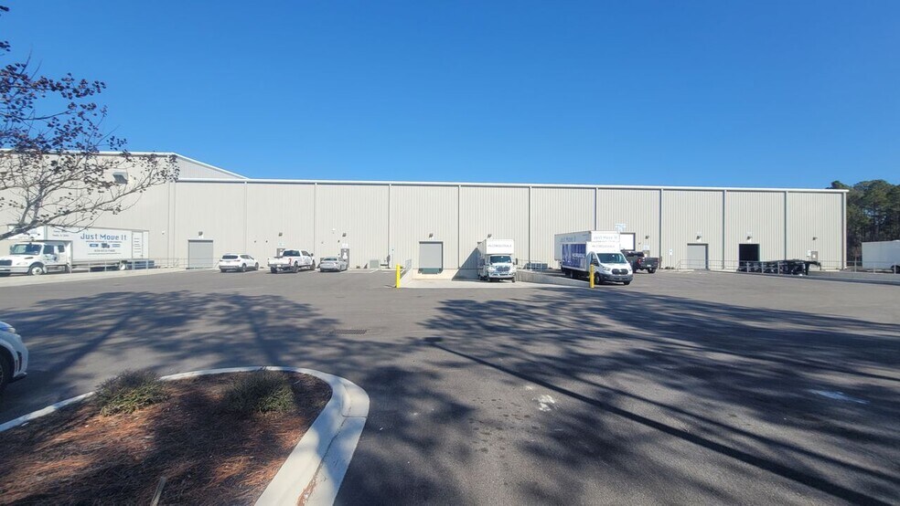 2100 Enterprise Dr NE, Leland, NC à louer - Photo de l’immeuble – Image 2 sur 2