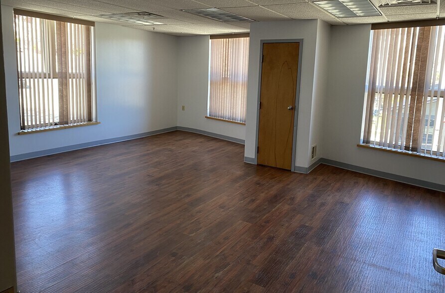 42-67 Eastern Ave, Saint Johnsbury, VT à louer - Photo de l’immeuble – Image 3 sur 20